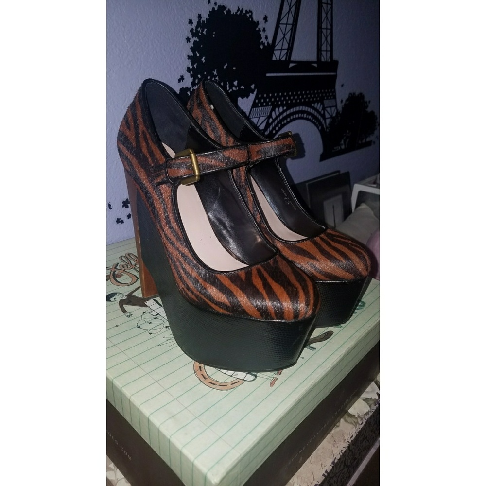 Dv8 for Dolce Vita Dalice Wedge Animal Print Heels